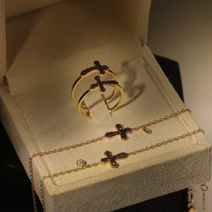 YELLOW GOLD BAROQUE RING