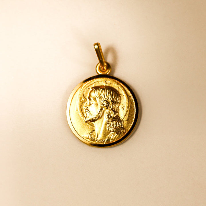 ICONIC YELLOW GOLD CHRIST PENDANT
